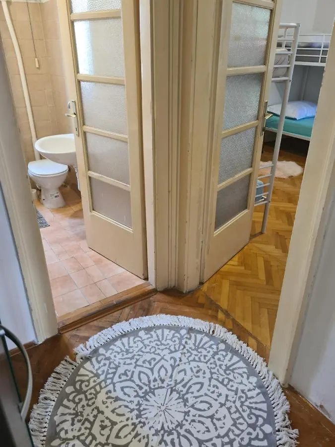 Rooms Jenifer Split Guest house