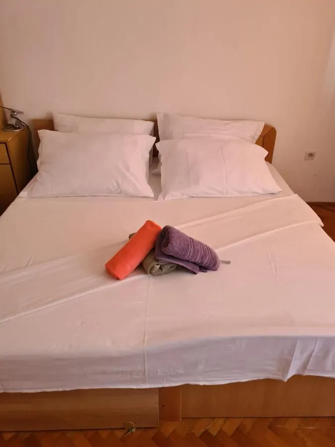 Rooms Jenifer location